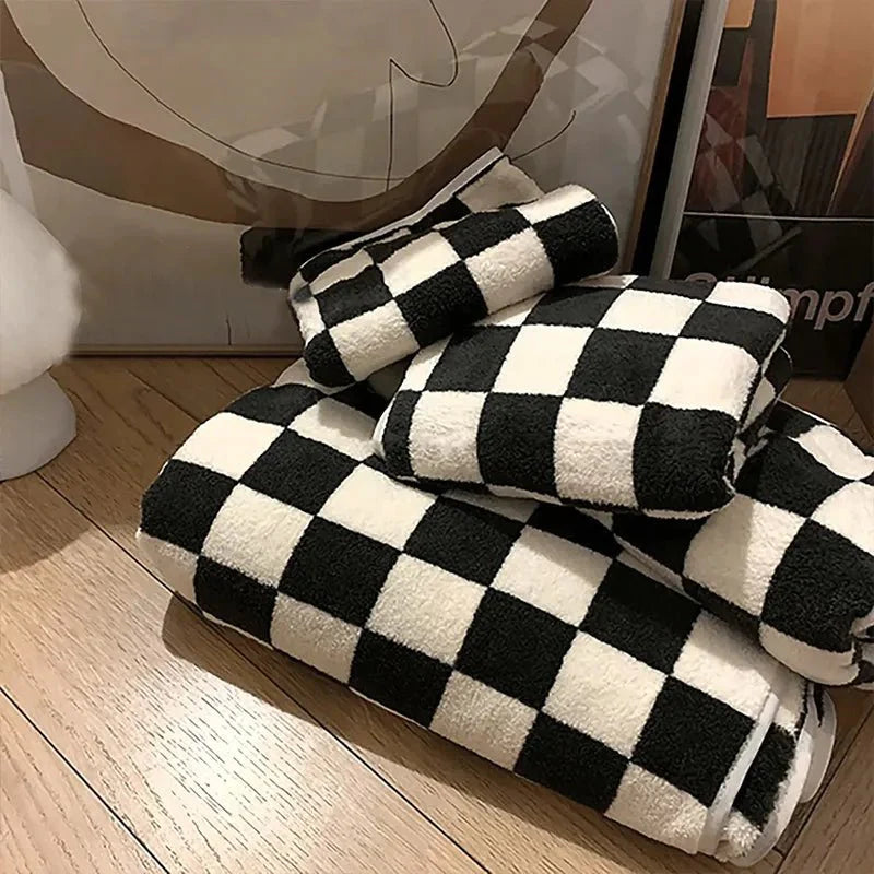 Liora — Soft Plush Checkerboard Plaid Sofa Blanket for Warmth