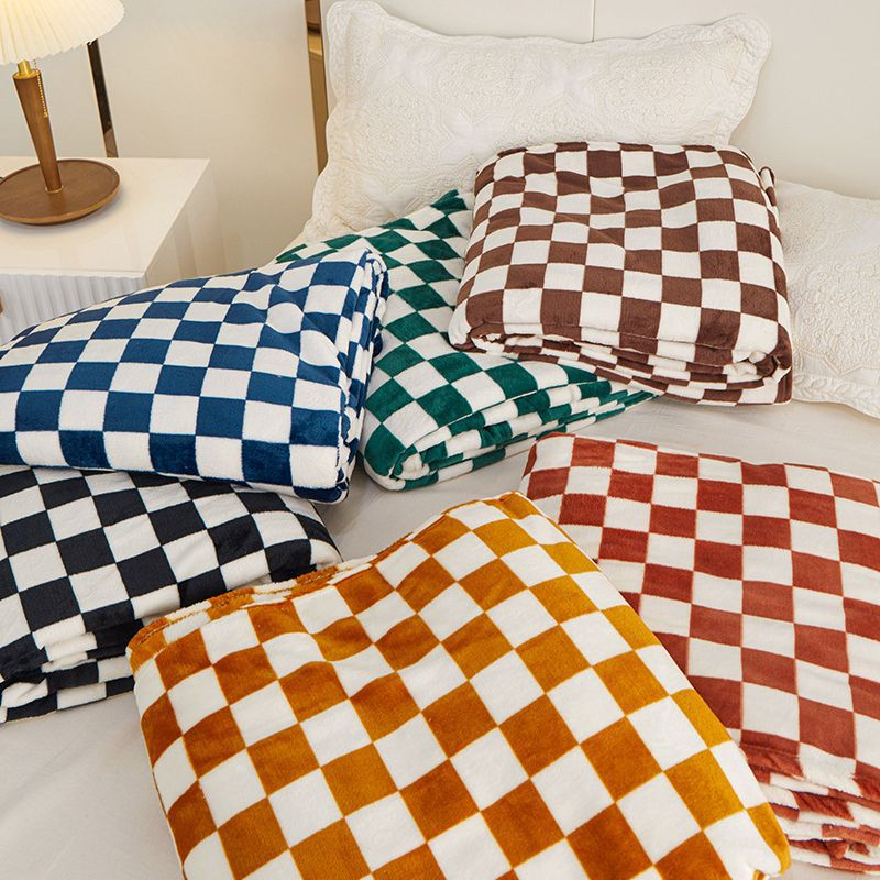 Liora — Soft Plush Checkerboard Plaid Sofa Blanket for Warmth